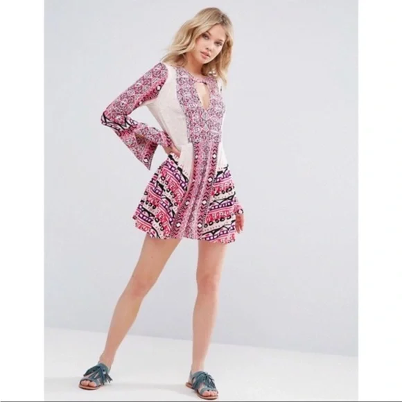 EUC Free People Tegan Border Print Mini Dress - Size 6 - Picture 2 of 4